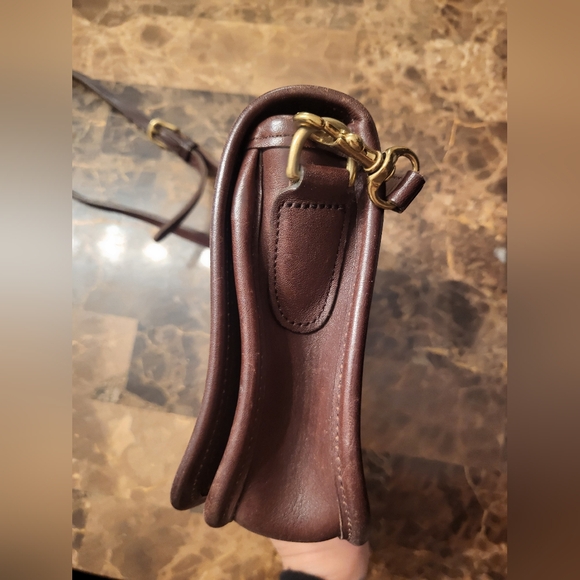 Vintage Coach Pocket Purse (style no. 9755) in brown leather.  - Picture 7 of 15